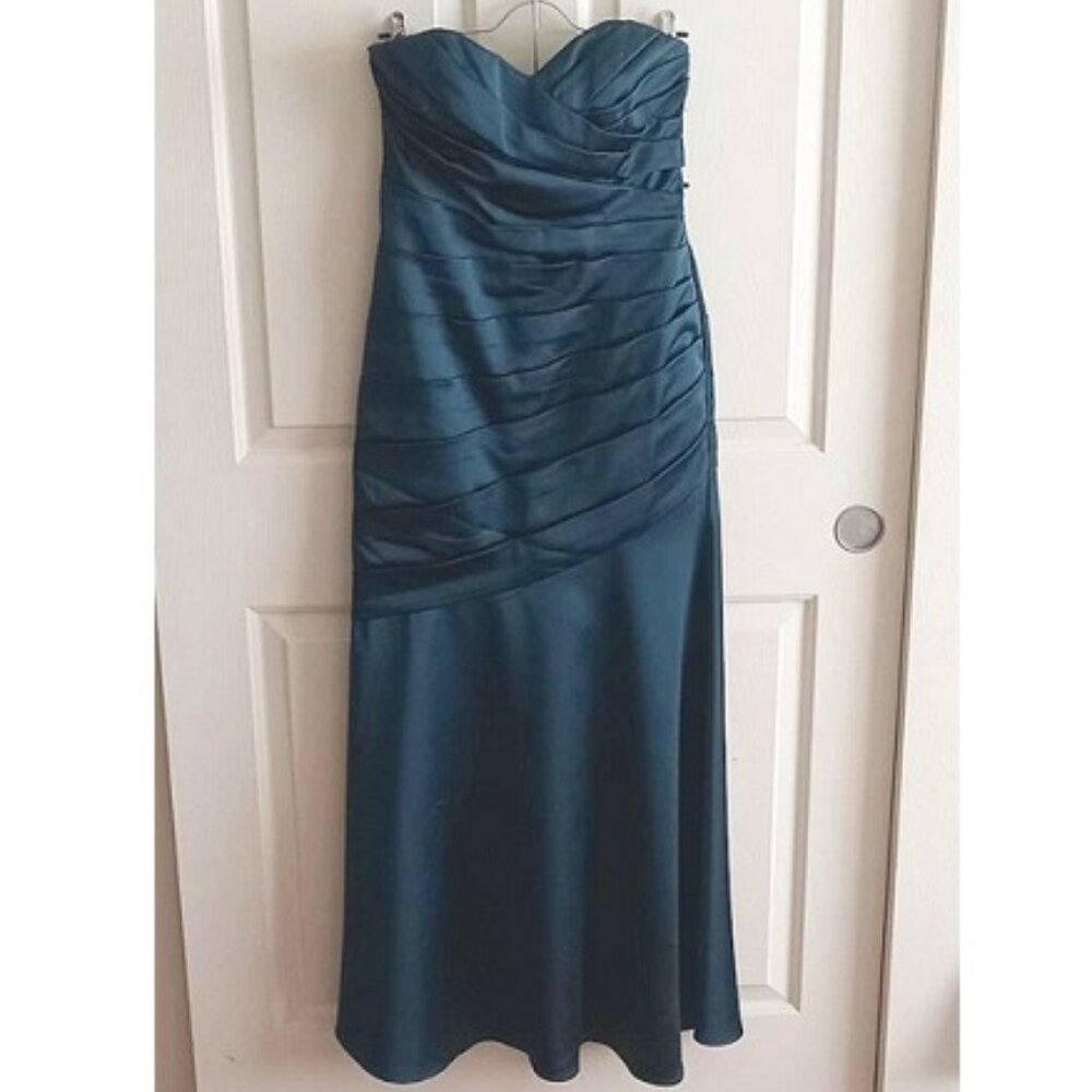 David's Bridal Long Sweetheart Neck Satin Dress